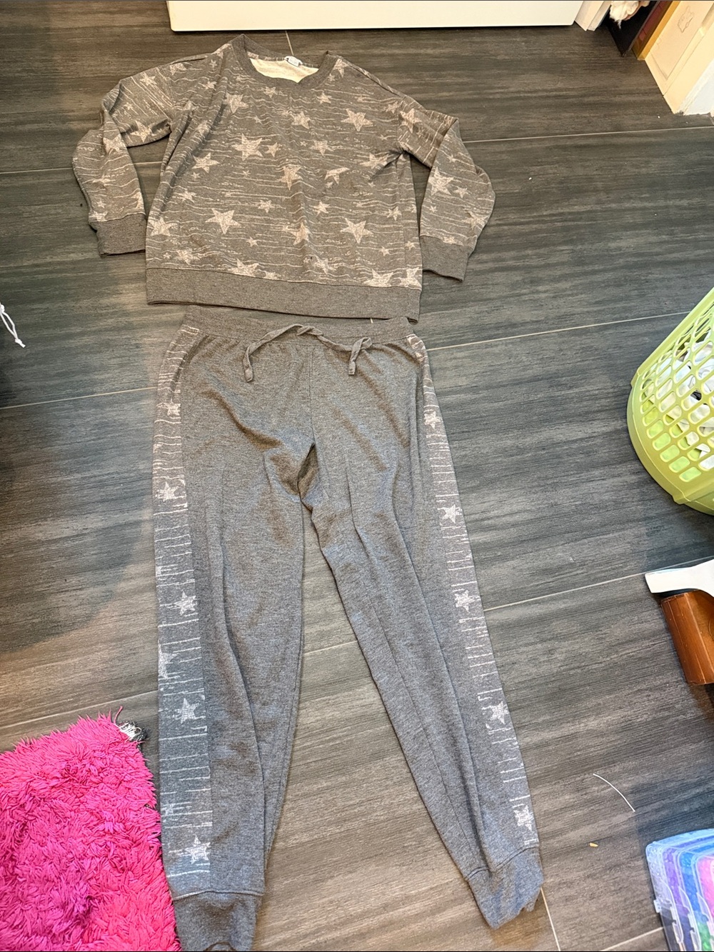 Splendid Gray Star-Print Pajama Set - Crewneck Top & Joggers